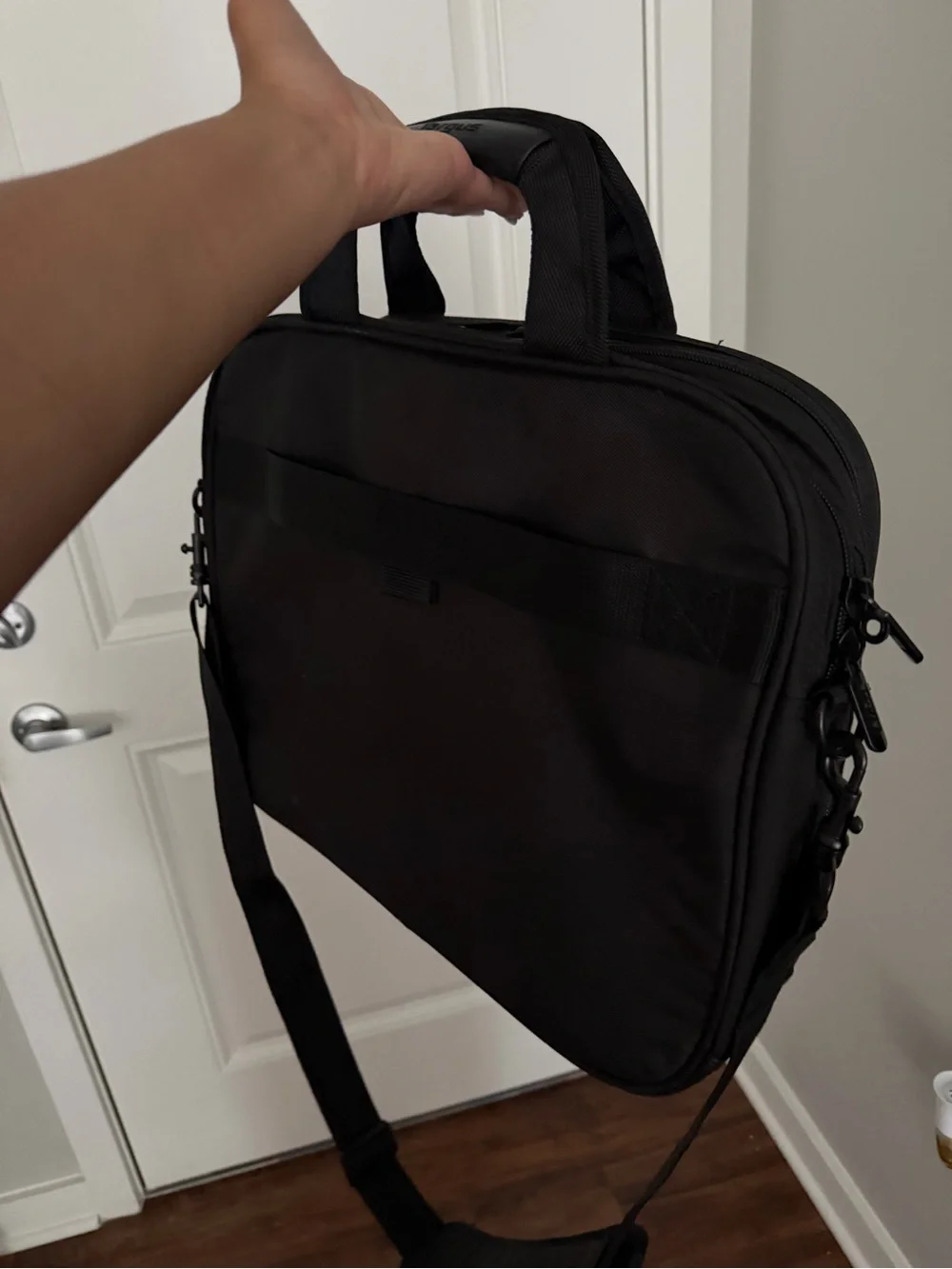 Targus Black Laptop Briefcase - Professional Carry Bag